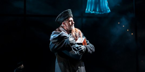PixThisPost's tweet photo. @GoodmanTheatre production of #Shakespeare #AWintersTale is RECOMMENDED as a BEST PLAY PICK by award-winning #Chicago #playwright #SusanLieberman - read her picture-rich review in the #Theater section of #PictureThisPost at https://t.co/qUGHVA1MYz https://t.co/8dI7LopDfG