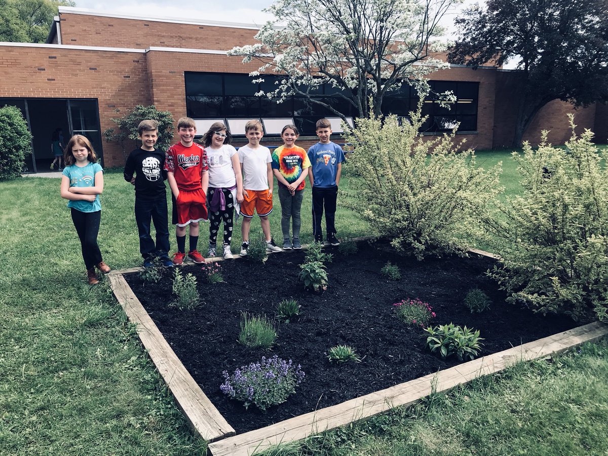 3rd grade at the WC butterfly garden. #OnceAcard #RidgeEsRocks