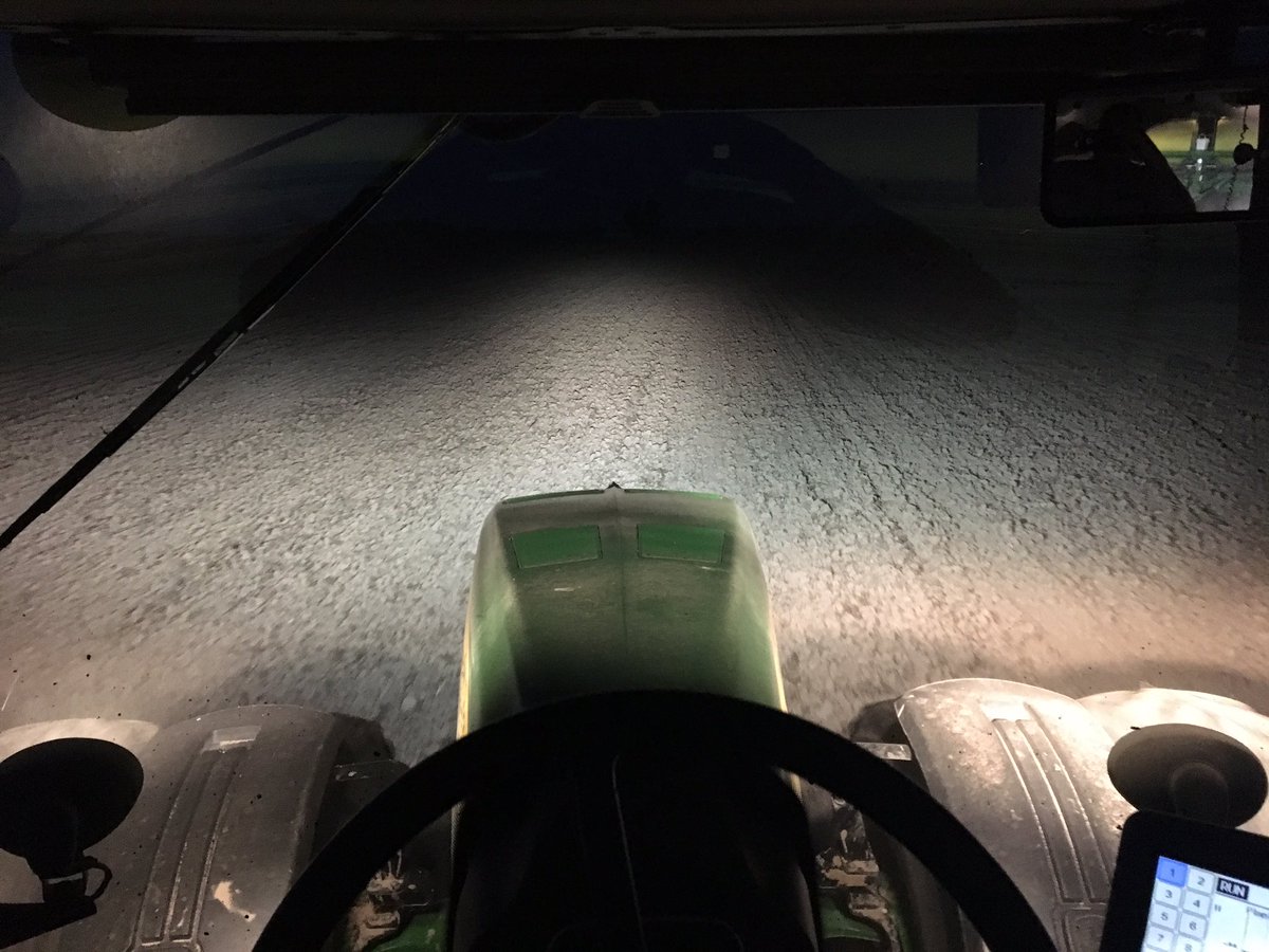 latchfordfarms's tweet photo. When I kick on my HID lights, my Sirius radio goes staticky. Goddamn it. #FirstWorldProblemsAreStillProblems https://t.co/o0Iln1Kdah
