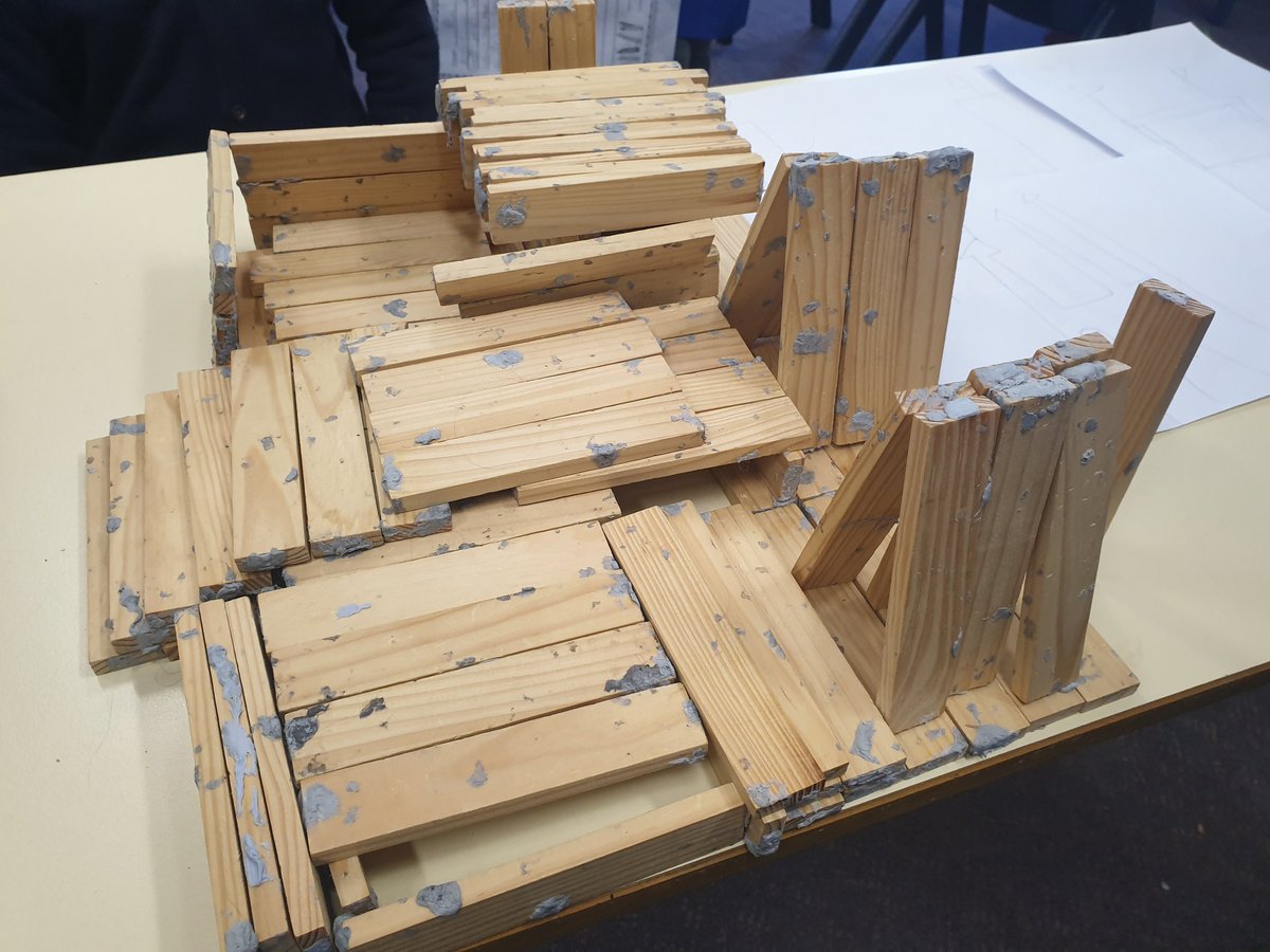 miSs_p0's tweet image. Mini #STEM challenge in 1W learning centres: to design and build a castle. Our #LISC is focusing on co-operation and communication to build our skills for group based work.
This group were all constantly communicating and making sure they each had a task to complete their castle.