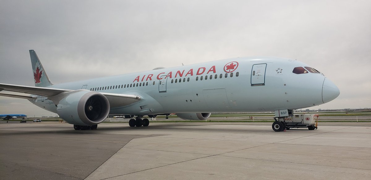 GONOBLE164's tweet photo. Big thanks to @PeelPoliceMedia Pearson International Airport Unit for the tour today. A huge insight into another part of our service area. #partnersincommunitysafety https://t.co/tNt60ZnTxA