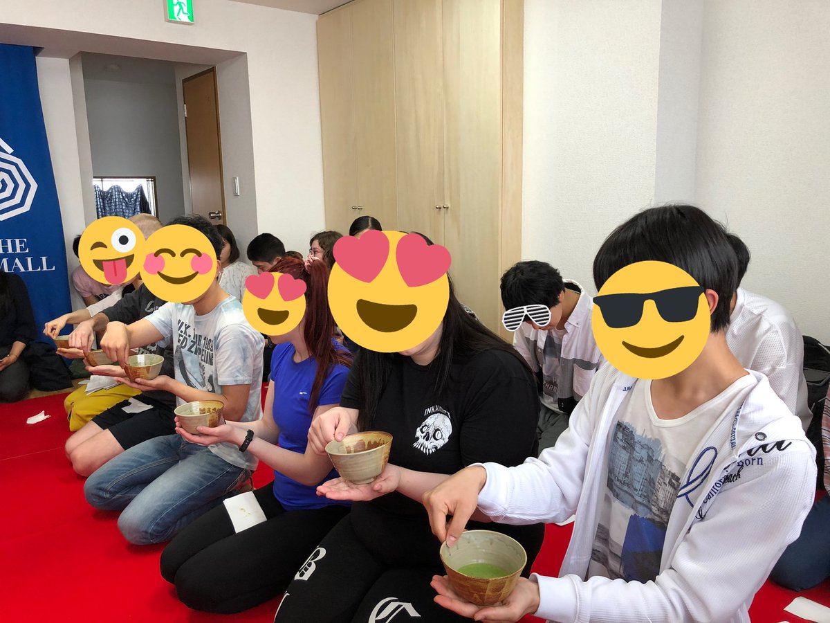 大正大学茶道部 大正大学へ日本文化研修にお越しのウェスタンミシガン大学の方々を 国際教養コースの学生が 薄茶とお菓子でおもてなし 事前にお茶の飲み方を英訳して奮闘 茶道部が陰点のお手伝い 先生も着物で 楽しく過ごしていただけたと思います