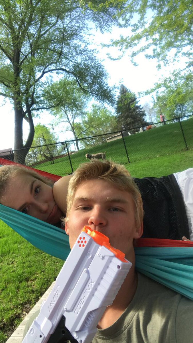 Shmelly11's tweet photo. Cooper kills hannah of team andrew spears sisters and company @ephsnerf19 https://t.co/53eU9Lftxy