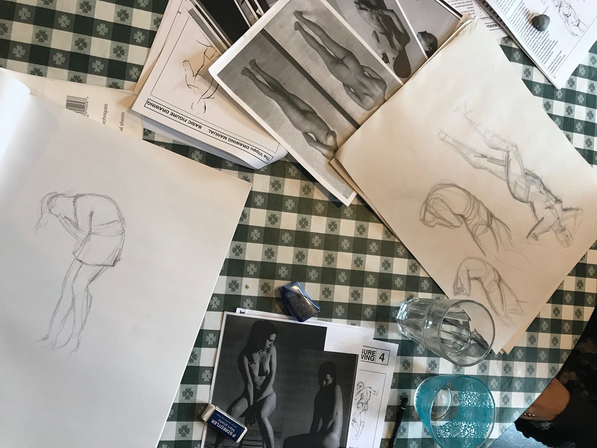 LiquidDevArt's tweet photo. Figure drawing yesterday at LD! This was the second Figure Drawing 101 offering. We brought in the fabulous teacher, Za, and a beautiful model. Mix that with our talented artists, and it's a recipe for amazing figure drawings. Next up, Advanced Figure Drawing. 

#FigureDrawing https://t.co/dysB3sJUYF