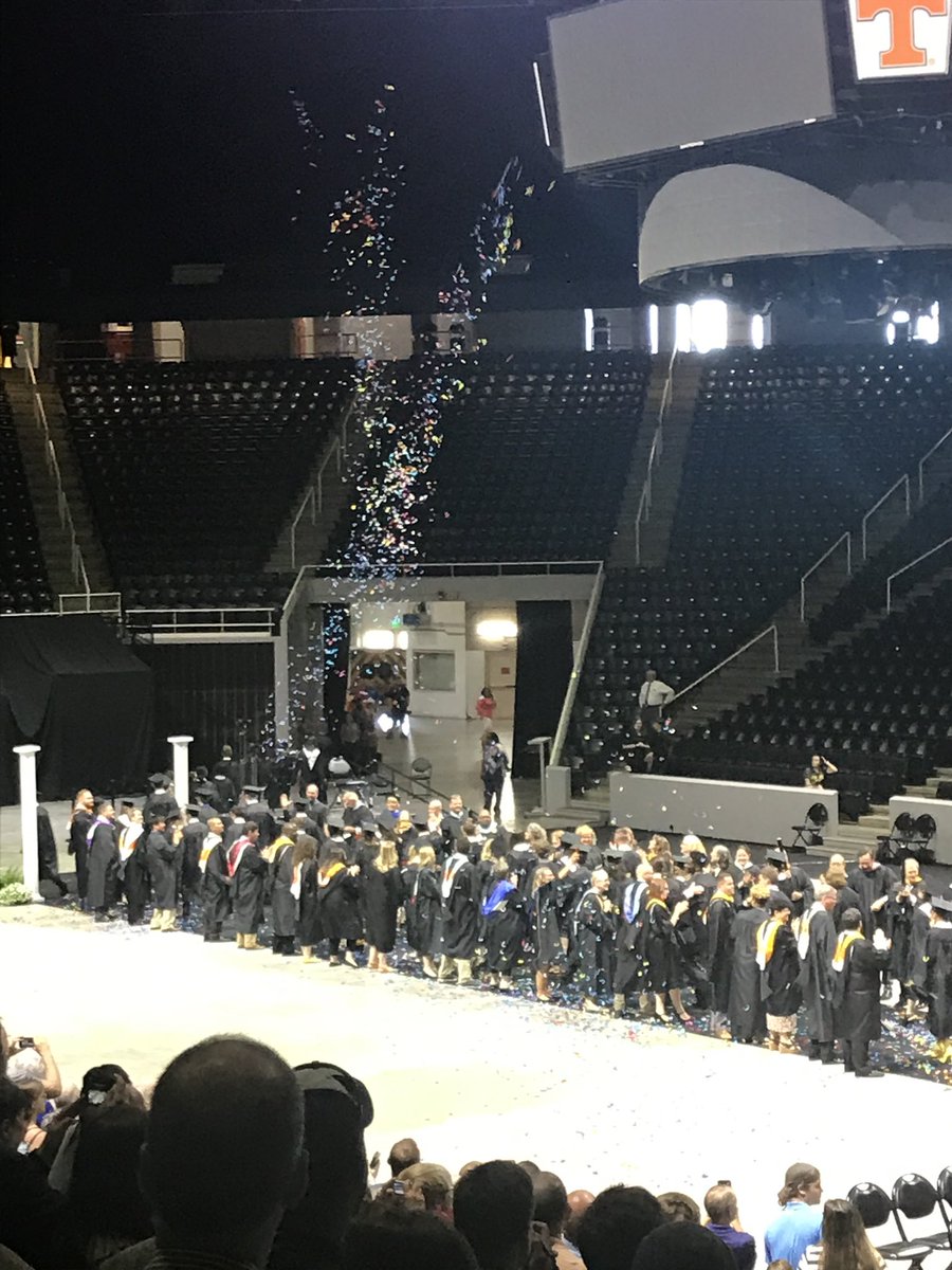 BeckyAshe's tweet photo. On the way in and out! So proud of @ln_2019 grads! Go out and change the world! @BartlettJC @LNSTEMAC https://t.co/ZYUKPOOnpA