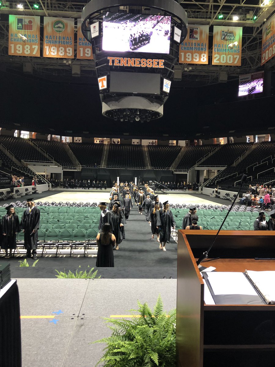 BeckyAshe's tweet photo. On the way in and out! So proud of @ln_2019 grads! Go out and change the world! @BartlettJC @LNSTEMAC https://t.co/ZYUKPOOnpA
