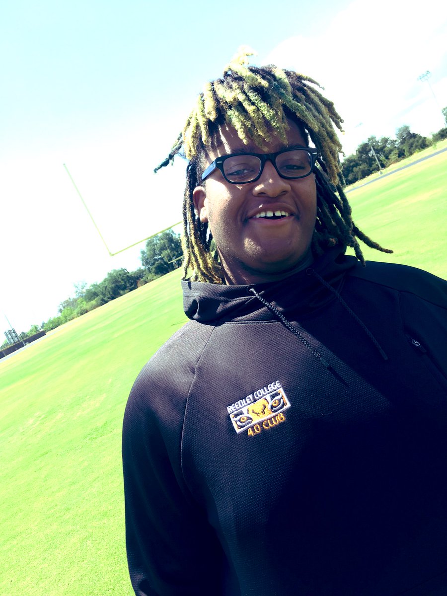 ReedleyCFB's tweet photo. Sophomore Offensive Tackle Shamar Dixon repping his Tiger Football 4.0 GPA Club Gear
#YourTranscriptIsYourFuture https://t.co/Vr4dQKudUt