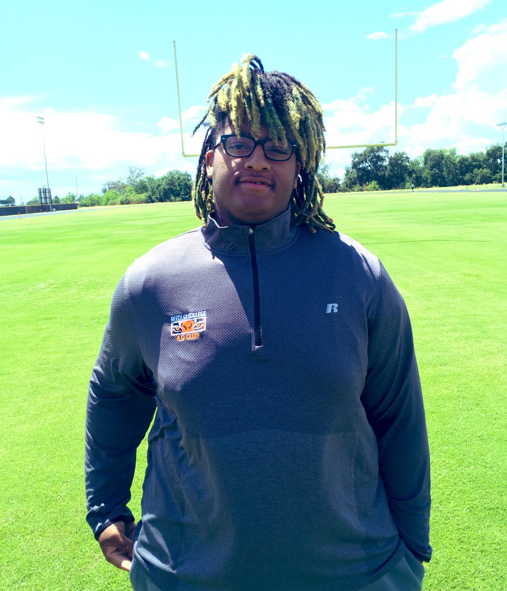 ReedleyCFB's tweet photo. Sophomore Offensive Tackle Shamar Dixon repping his Tiger Football 4.0 GPA Club Gear
#YourTranscriptIsYourFuture https://t.co/Vr4dQKudUt