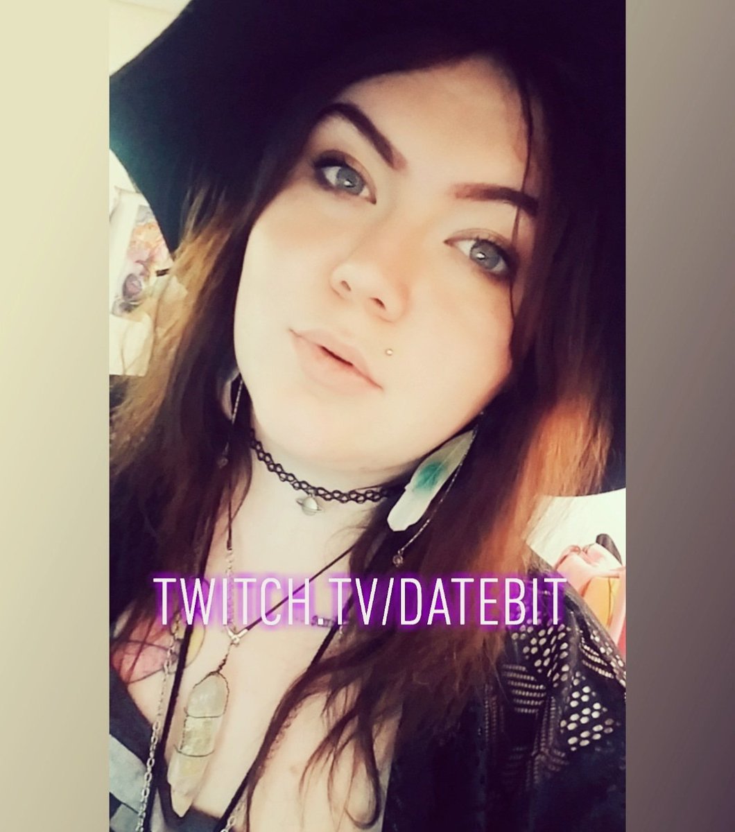 DateBit's tweet image. Took some days off last week due to personal stuff but I am back today at my usual 7pm (US eastern time) playing Life is Strange 2 Ep 3! And I dyed my hair o: