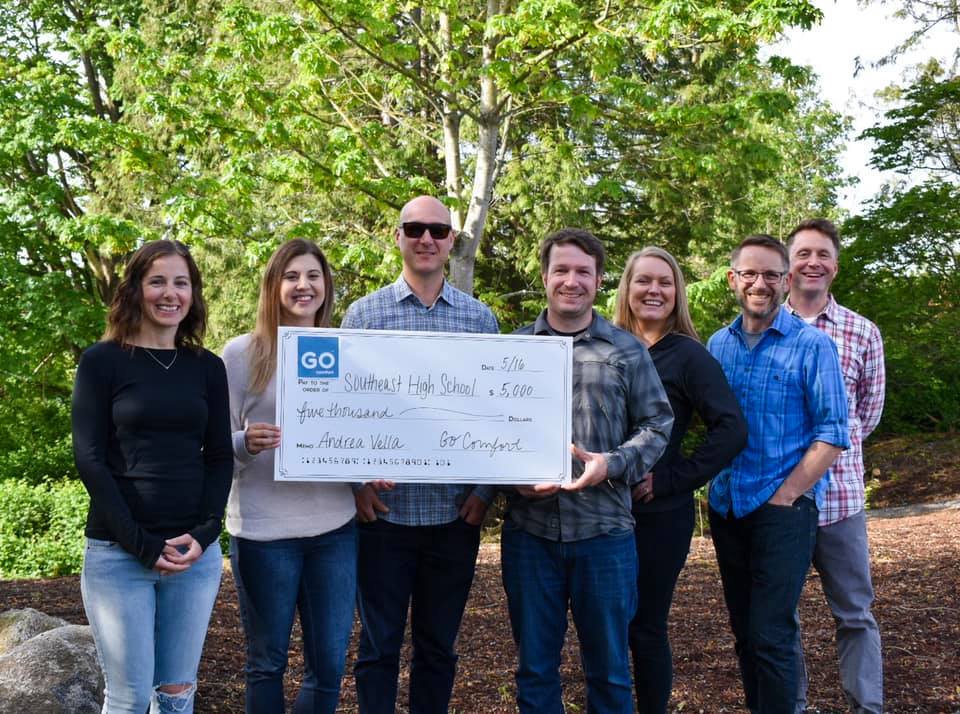 GOcomfortably's tweet photo. GO Comfort is proud to present this check to Mrs. Vella and the @SehSeminoles @Manateeschools! We’re beyond excited to be able to help improve their band program with all new drums! 
-
#TeachersInpire #DoGoodBeGood #ThankYouTeachers https://t.co/QtvBiBA2lm