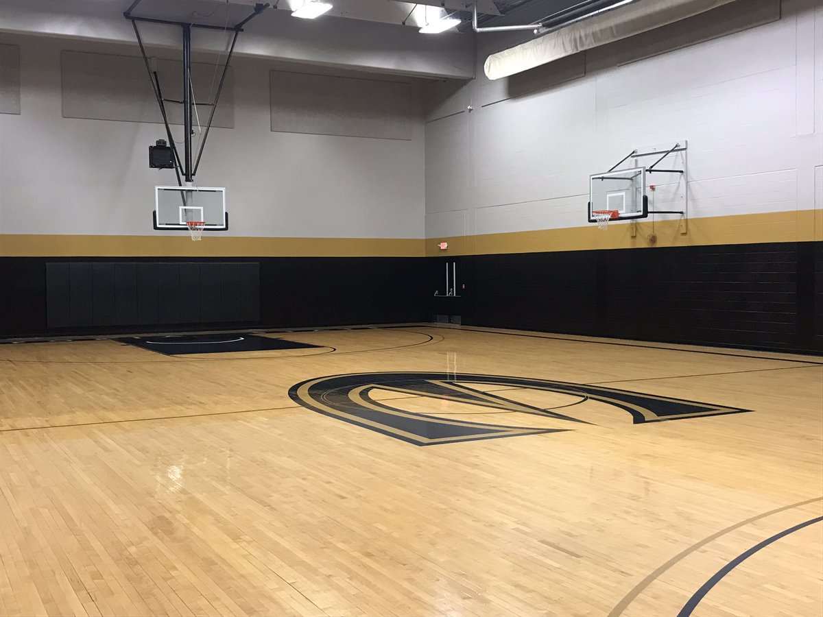 ESUHornetsWBB's tweet photo. Fresh paint job in our practice gym! New banners coming next week! #StayTuned #GymC #NewLook https://t.co/ATNOhwGzfv
