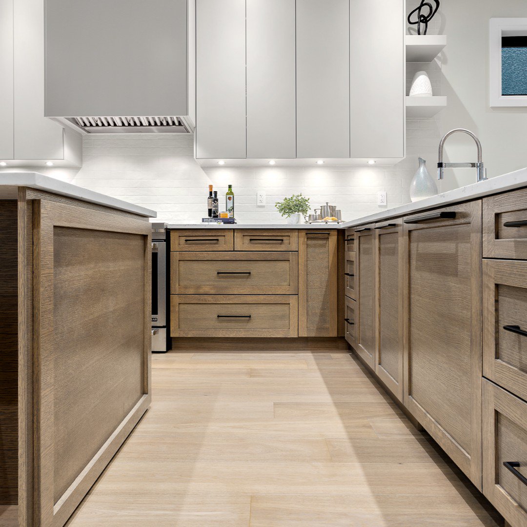 Another view of the kitchen from our #BBIDDazzlingMixinDouglasPark project 😍