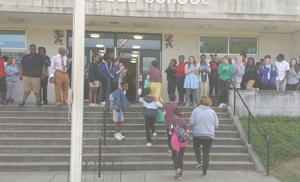 Mr.Mitchell tweet media