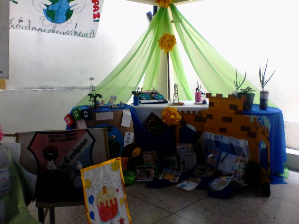 🗣️#EsNoticia En las Redes Intercircuitales del #Táchira,se desarrolla el V Congreso Pedagógico Estadal.En defensa de la paz: Resistencia, Innovación y Calidad Educativa con la participación demás de 3200 asistentes. <a href="/aristobulopsuv/">Aristobulo Isturiz</a> <a href="/charlychaves/">Charly Rojas Chaves</a> <a href="/Circuitoseduzet/">Coord. CircuitosEducativosZET</a> <a href="/supervisionZET1/">SupervisionZET</a>