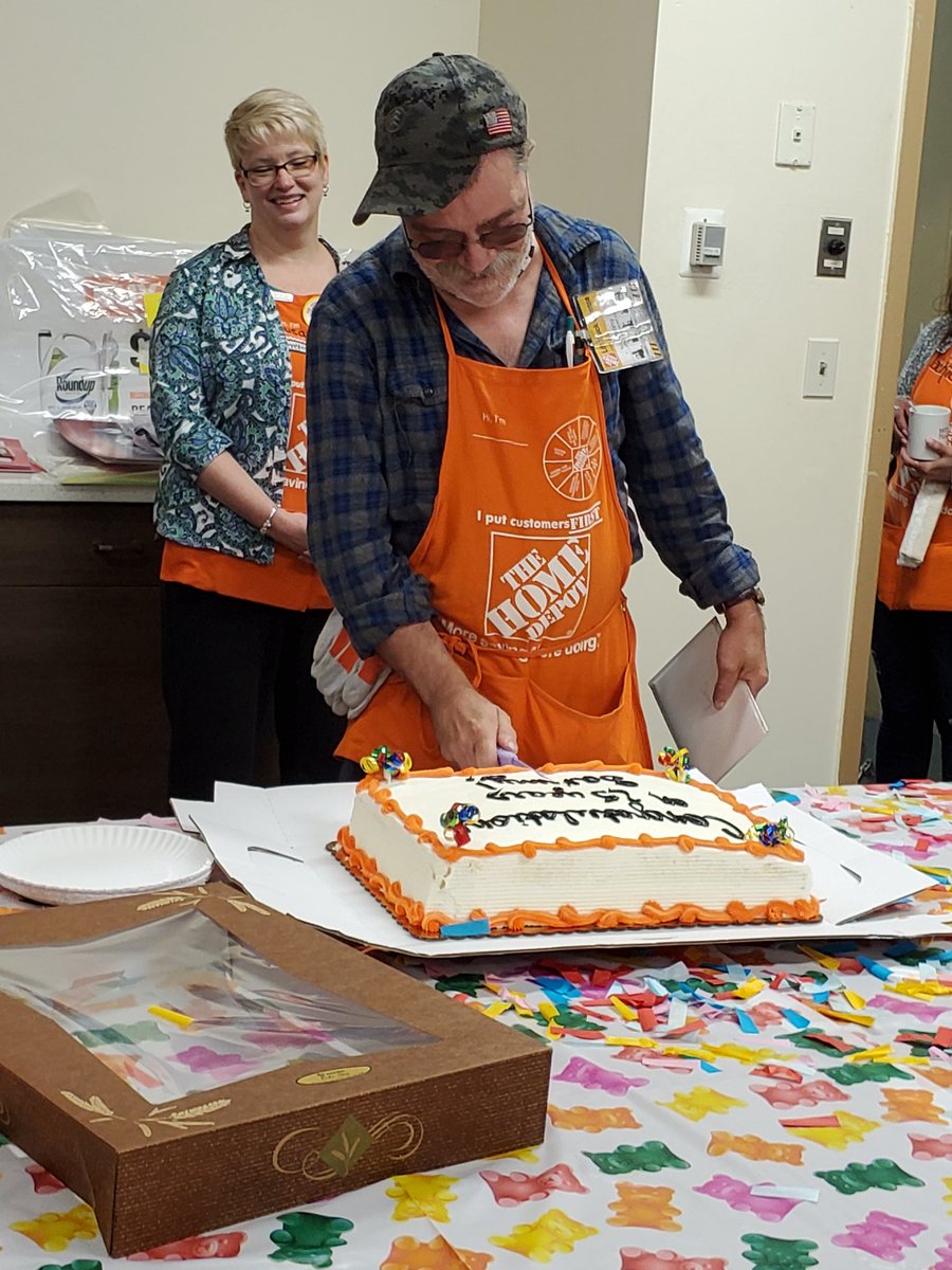 25 years with the company 🎉🎉🎉🎉