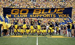 901_sxvxge's tweet photo. Blessed to receive an offer from University of Michigan 🙏🏽 #GoBlue @_KhariThompson @johnvarlas @Football_BCS #DaSavageWay @UMichFootball https://t.co/UEMKIA9VhM