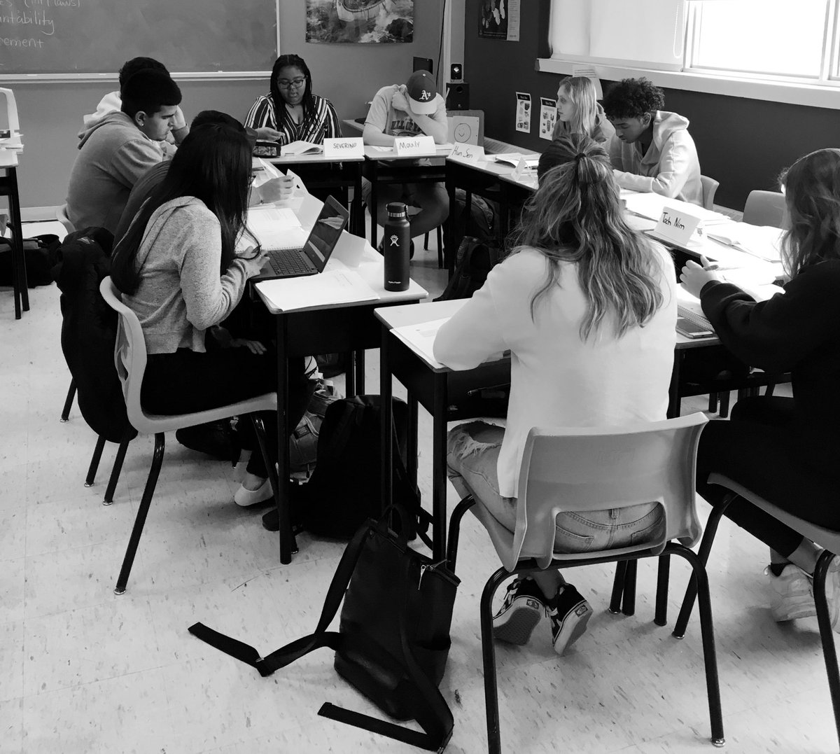 mag_raff's tweet image. Cambodia peace settlement negotiations going down. Experiential learning doesn’t always have to happen outside of the classroom. #dotolearn @OCDSB