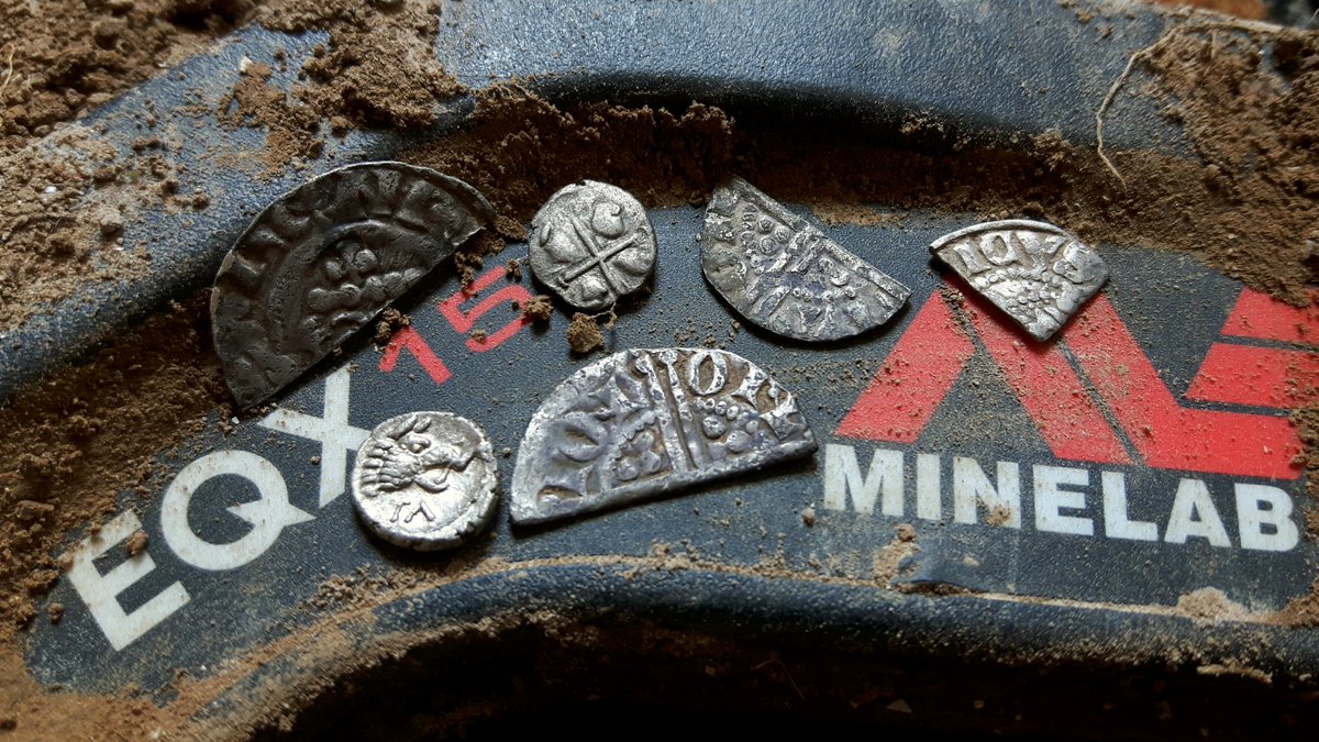 Tiny medieval and celtic silver coins we found recently with the Minelab equinox and 15" coil
#equinox800 <a href="/JoanAllenDetect/">Joan Allen Detectors</a> <a href="/Minelab/">Minelab Metal Detectors</a>