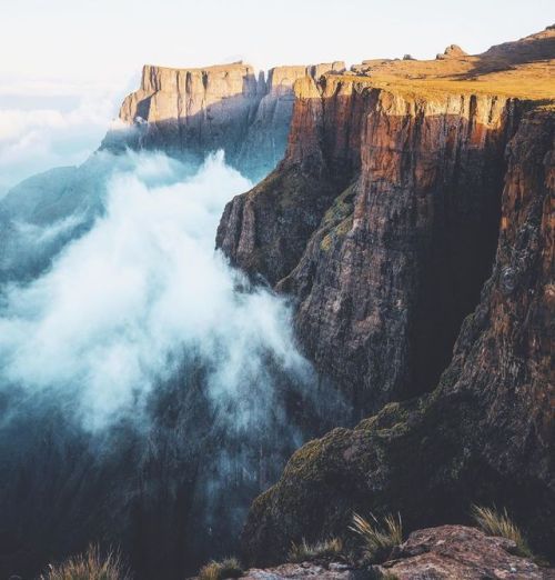 TheWanderlustly's tweet photo. Drakensberg Follow me: https://t.co/mAm0RwbSmY - For more... | https://t.co/rLzD9ropaF #photography #travel #wanderlust #nature #photo #travelling #landscape https://t.co/SBkjF9yYBG
