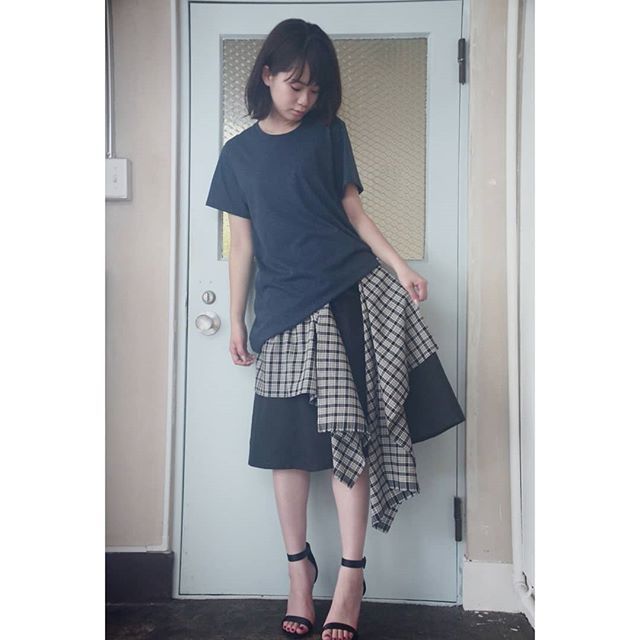 mitsuinami's tweet photo. 綿麻のチェックがひらひらスカート発送してます◎
歩くとゆれるチェックが可愛いです。
丈も長すぎず短すぎないので素足ではいてほしい!厚い日にシンプルなTシャツでも可愛くなれます◎
#3tsui #3tsui通販 #スカート #skirt https://t.co/h074dkw9xM https://t.co/5aV8hXkIBc