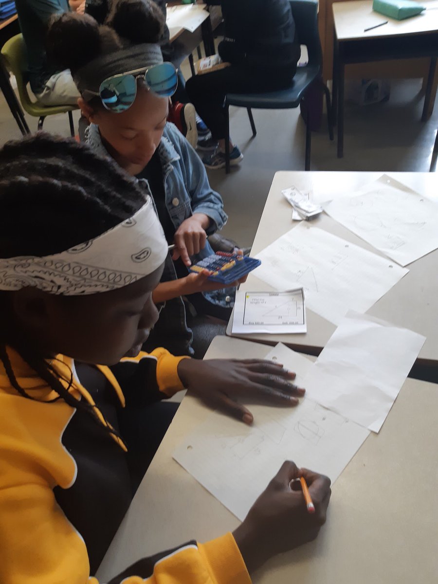 S_Achkar's tweet image. This week Mrs. Nahas’s Gr. 9s @oxfordschoolhfx created their own drawings to reduce/enlarge using a #ScaleFactor of their choice. Her Gr. 8s were engaged in a math market activity to review for the RWM8. Thank you @halexande2 for the resource @HRCE_Math #SeeWhatIamLearning 1/3