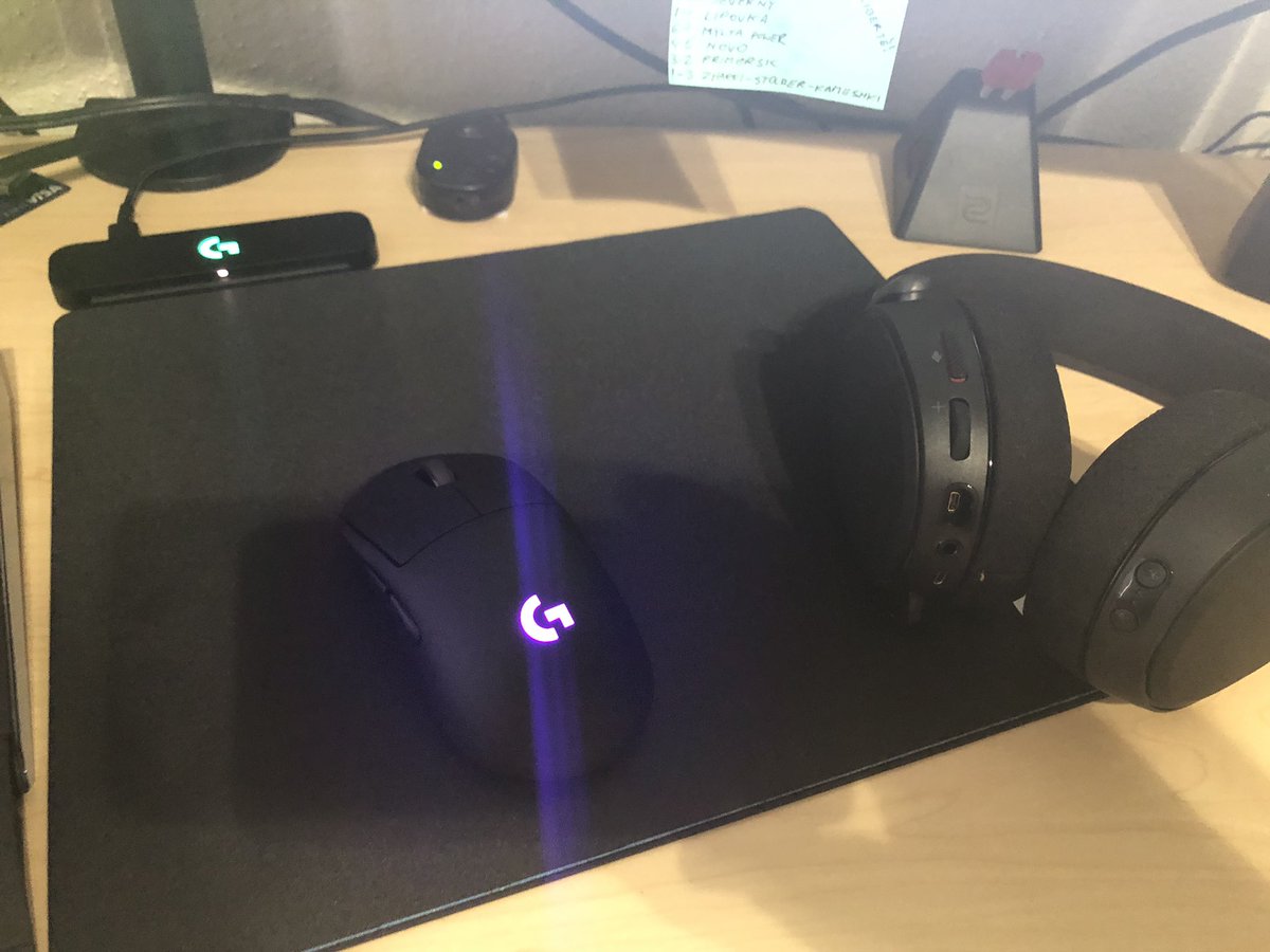 ScaryPlotter's tweet image. We goin wireless #logitech #powerplay #steelseries