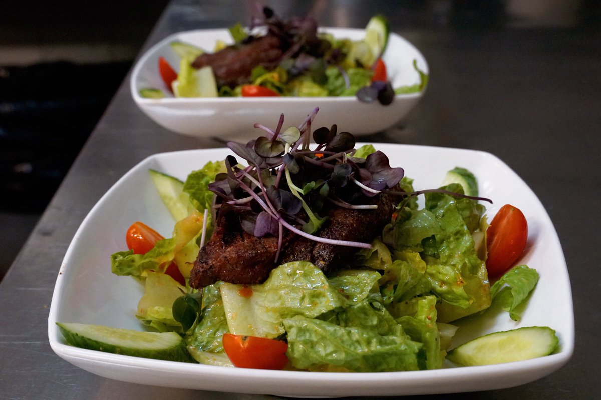 rangefish's tweet image. This week’s feature salad - 3 oz beef tenderloin sliced over baby romaine with cherry 🍅, 🥒, micro radish sprouts &amp;amp; Dijon vinaigrette.