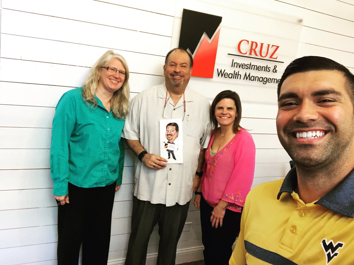 AdvisorPlatform's tweet image. Great day of training with an amazing advisor and his staff! Sharing digital marketing ideas and learning for each other. 

#DigitalMarketing #Marketing #SocialMediaMarketing #SocialMedia #ReyCruz #ChicagoAdvisor