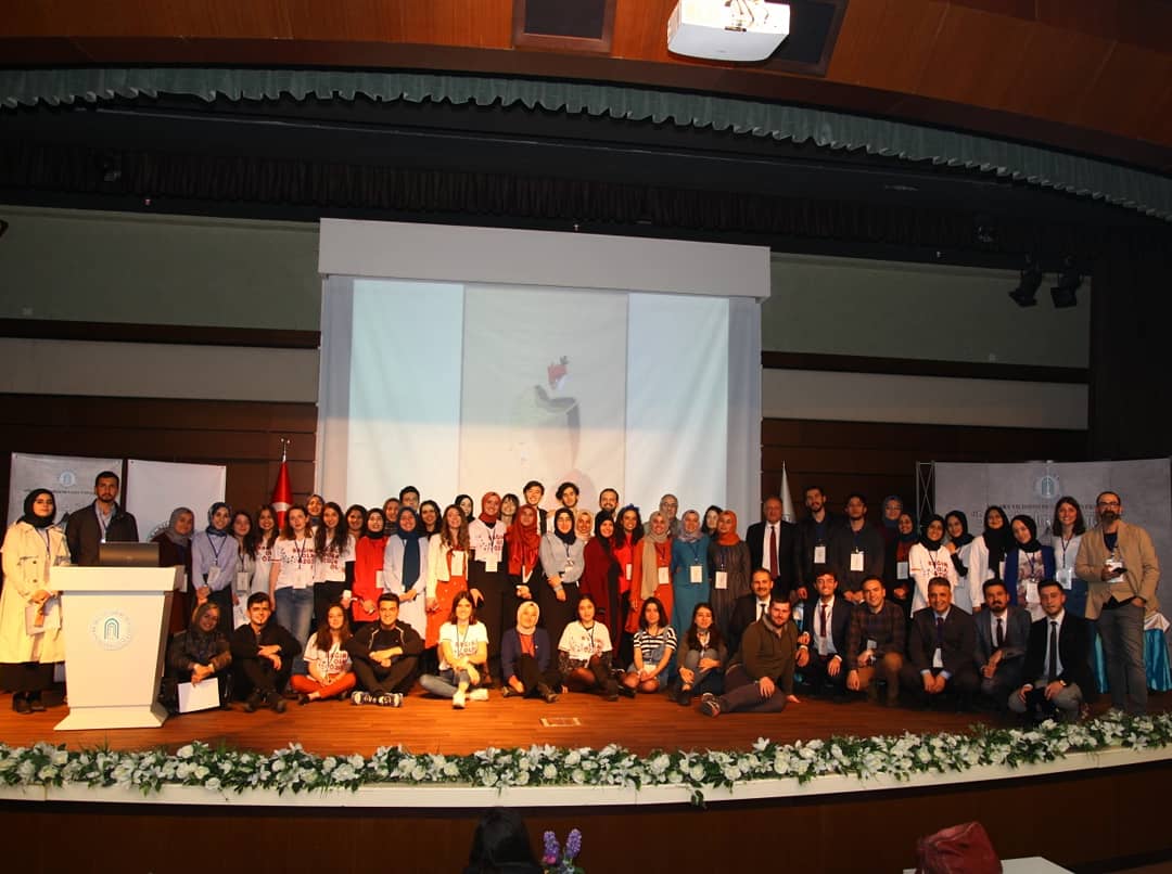 aybupsikoloji's tweet photo. #AYBUBMS19 Hatıraları 🧡💙
Ankara Yıldırım Beyazıt Üniversitesi'nin aktif çalışan 9 kulübü ve öğrenci konseyi işbirliği ile düzenlenen ve bağımlılık kavramına dair her şeyi içinde barındıran bu sempozyumda biz de yer aldık. https://t.co/OexvOwO2v3