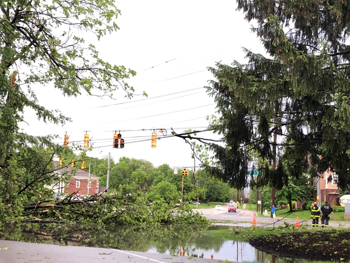 ⁦<a href="/indystar/">IndyStar</a>⁩ There’s a tree and power lines down at 91st Street and Allisonville. Traffic is backed up and residents cannot get into the apartment complex.