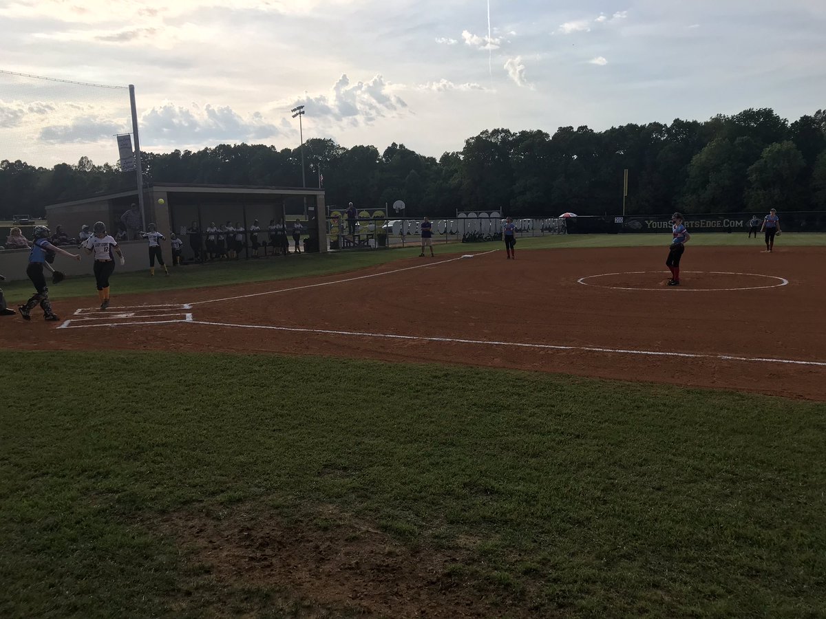 BravettesUnion's tweet photo. And just like that the Bravettes take the field for their last game of the 2019 season. https://t.co/XOZr5XFyN5