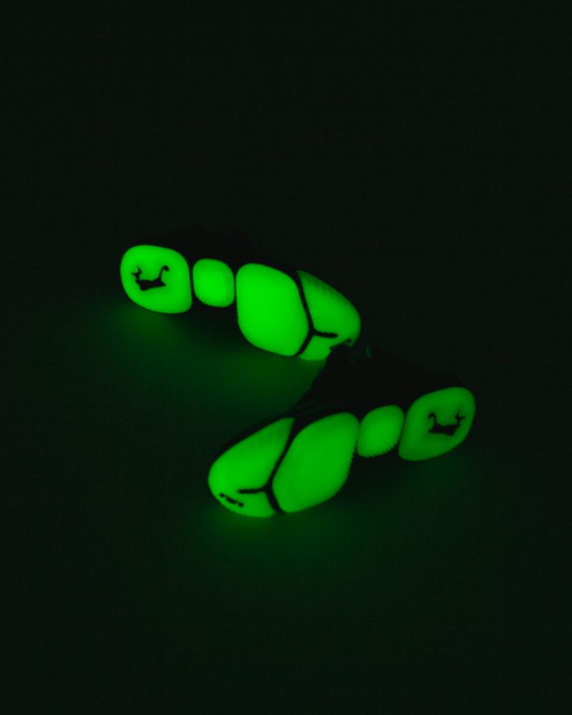 footlocker lebron 16