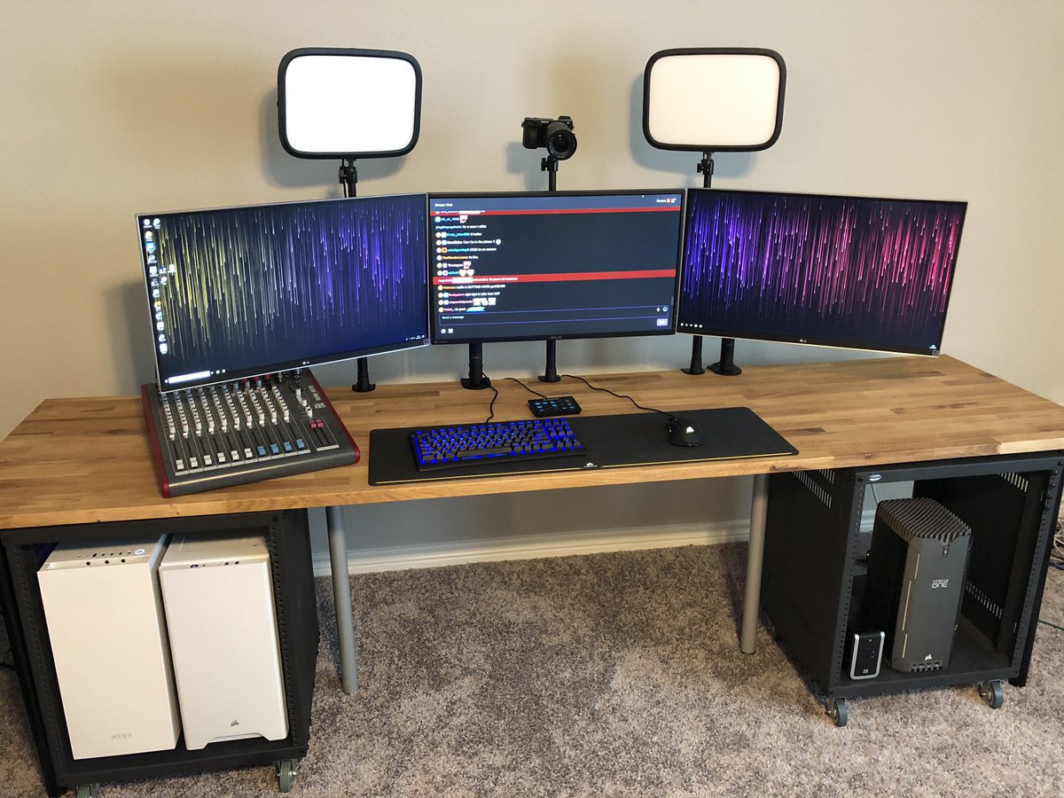 GiantWaffle's tweet image. New Stream Setup. Easily my best one yet.