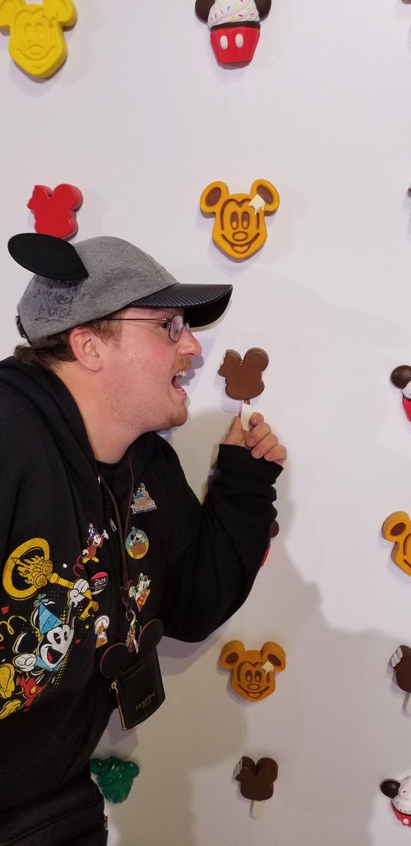 Disneyfan9523's tweet photo. And Here Are More Photos And Videos From The Pop Up Mickey Exhibition At Downtown Disney! #PopUpDisney #Disneyland #DowntownDisney #Mickey90 #MickeyTrueOriginal #MickeyMouse #MinnieMouse #GetYourEarsOn #D23 #Disney #DisneylandAP #WaltDisney #MickeyMouse90 @DisneylandToday https://t.co/hoio1KQP7E