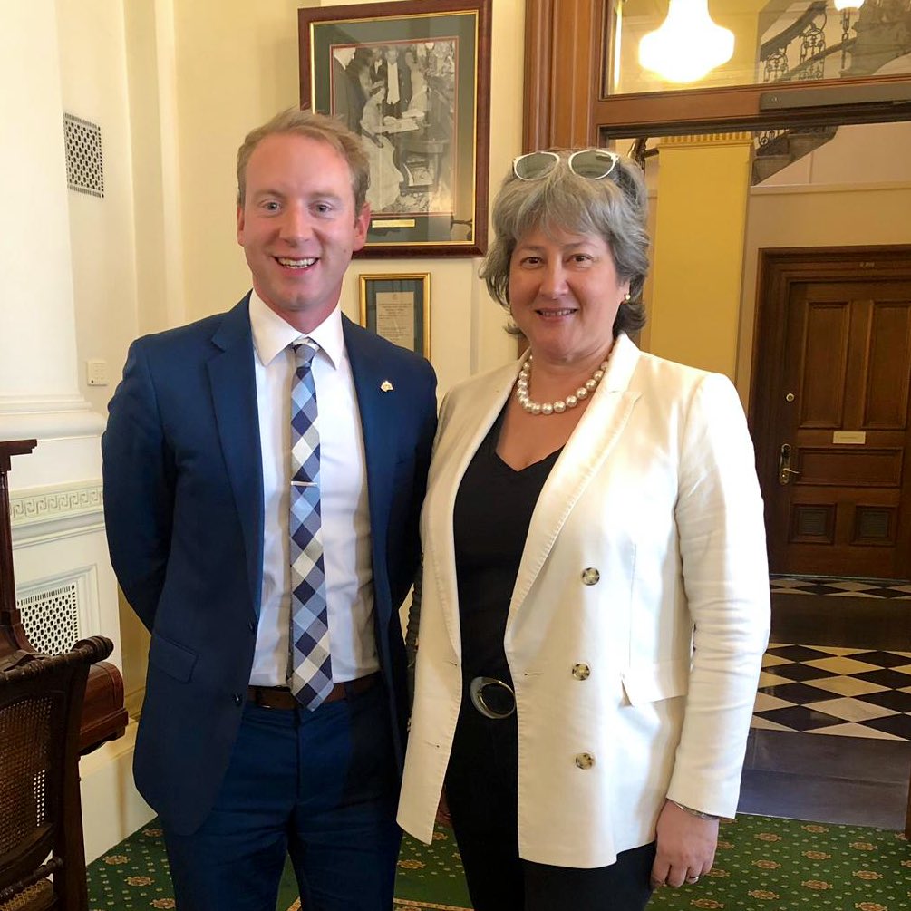 Over a lunch of fine #southaustralia fayre in #Adelaide’s #Parliament, a chance to meet @sagovau Minister for #Environment & #Water, The Hon. David Speirs MP.
We covered #ClimateChange #wastemanagement #watercapture & how we can better share #knowledge & address these challenges.