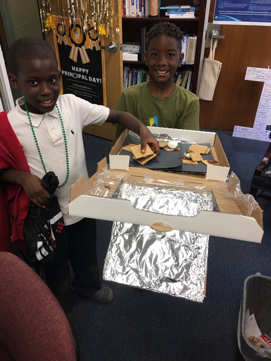 TerukoDobashi's tweet photo. What's cooler than making smores and learning about solar power? ⁦@ToomerES⁩ ⁦@Inbrownsbag⁩ ⁦@msjenniferbarry⁩ ⁦@MrJBridgeforth⁩ https://t.co/s1QItEqmFJ