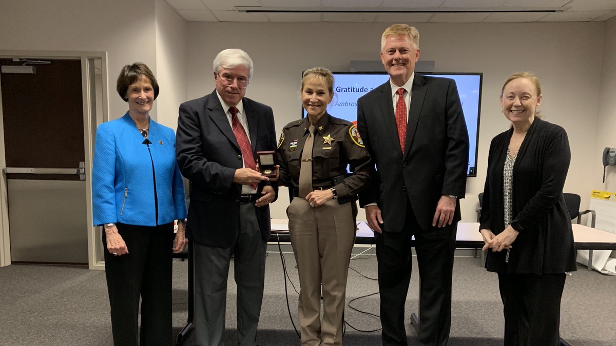 fairfaxsheriff's tweet photo. Best wishes to #DiversionFirst Stakeholder Group Chairman Gary Ambrose on his retirement. Working together, we have changed the way our behavioral health and criminal justice systems interact - treatment instead of incarceration. https://t.co/SndCmzMx4t