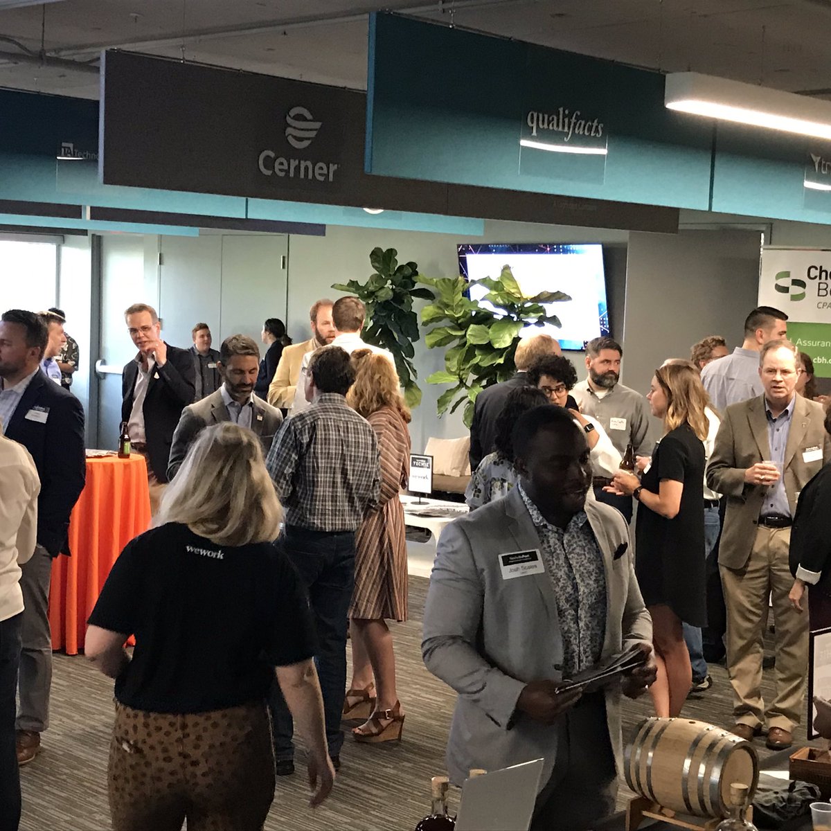 gdelombaerde75's tweet photo. Great chit chat at our #posttechie party and launch of the @NashvillePost Q2 magazine. The @entrecenter #navpod recording will be starting soon! https://t.co/4csTrmWuvr