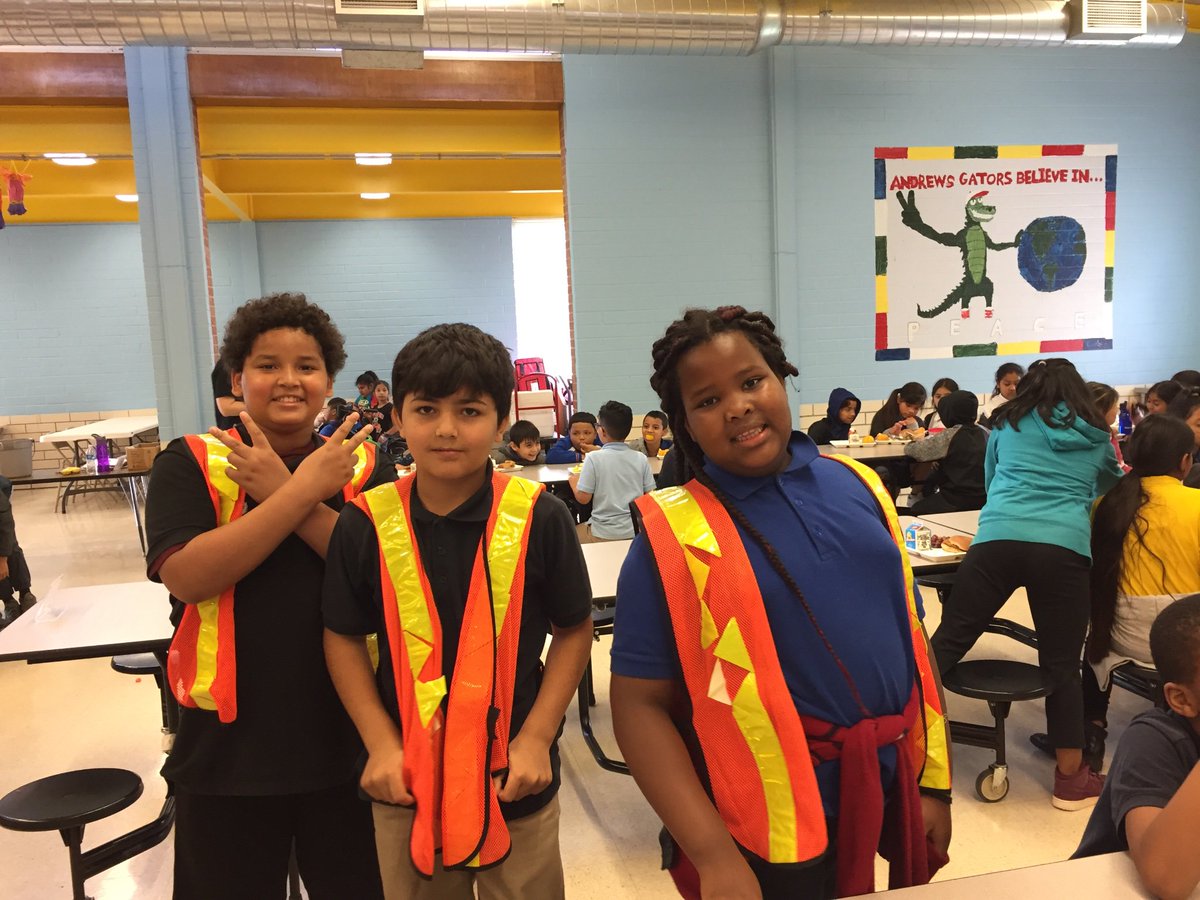 romany_ly's tweet photo. Principal's Leadership Club members help monitor the cafeteria, distribute utensils, and keep the lunchroom clean. https://t.co/dVC4iS76E4