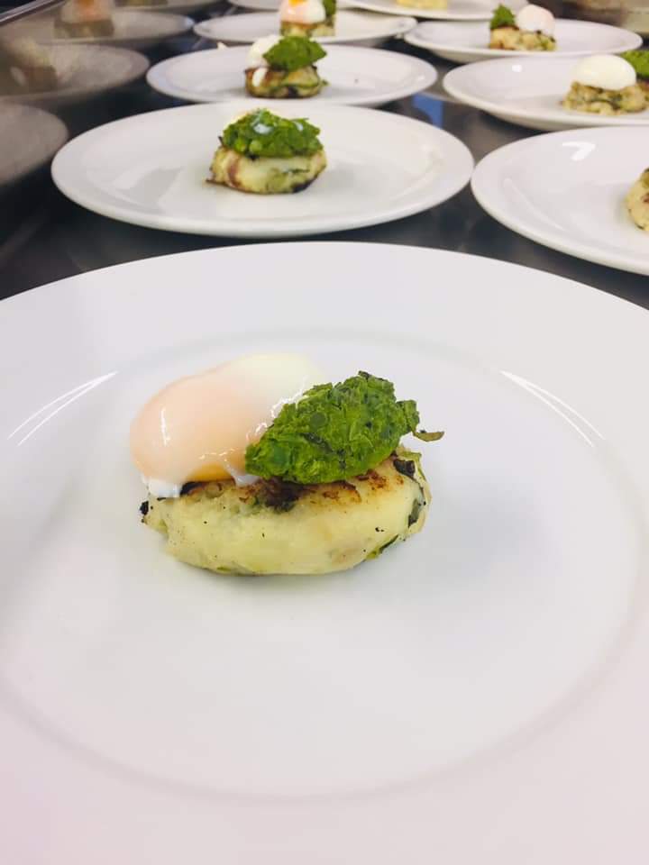 dsmith6982001's tweet photo. What great final dinner @CoBCollege. Students were great. Guest chefs from @thornburycastl  were awesome. Food was amazing. https://t.co/dKZXd0dXEQ