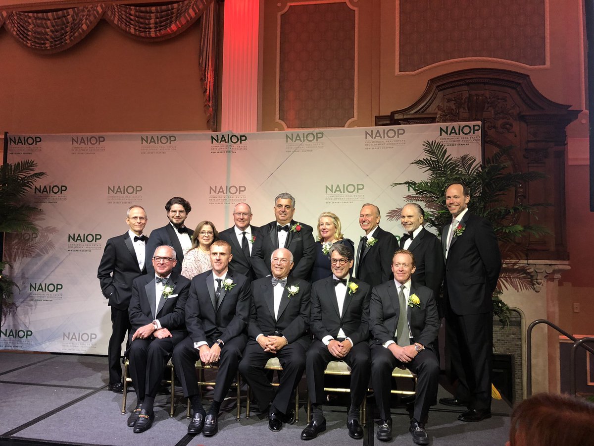 JenMazVin's tweet photo. Congratulations #EdisonProperties on your big #dealoftheyear win at #NAIOPNJGala2019 #GenovaBurns is so happy to be a part of it. https://t.co/0Q5rDrpog2