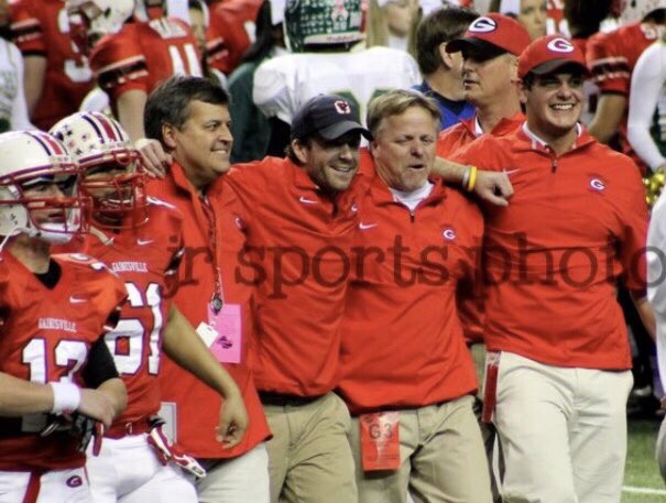 michaelperry019's tweet photo. Super excited to officially announce the hiring of John Kemp to @EastHall_FB !! Coach Kemp brings a wealth of experience, championships, and a style unlike no other π#htdb @MichaelWaters92 https://t.co/PJU7NP1ryQ