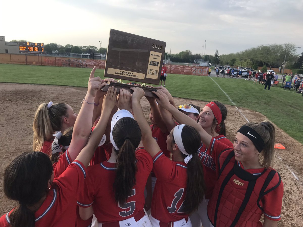 missproffittphs's tweet image. For the first time in school history, Palatine softball is your MSL Champion!  We defeated Hersey 4-2 to secure the championship 🥎 #OnePHS @phscutlass @PalAthletics @PHSVCLUB