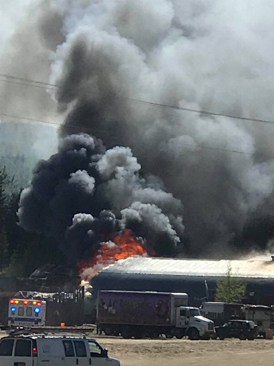 FDNMkris's tweet photo. The Blue Loon is on fire. Thanks for sending the photo Larenda Forness. https://t.co/KVgJeHeYHj