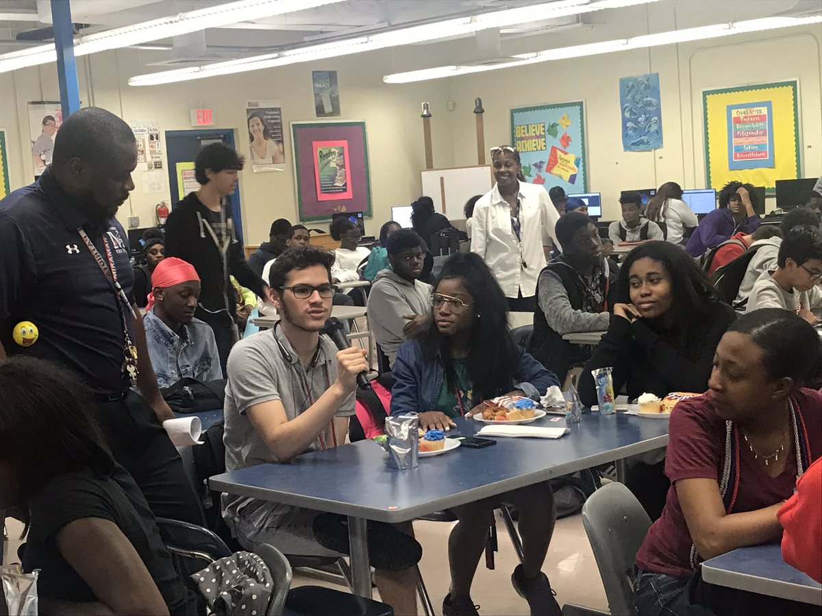 msformoso's tweet photo. This afternoon, we honored our seniors who completed an industry certification track! Our students declared their post-secondary plans, while we enjoyed lunch together! We are so proud to have the largest number of industry certifications for the district! #PatriotsNeverRest! https://t.co/ggHGC6ppf6