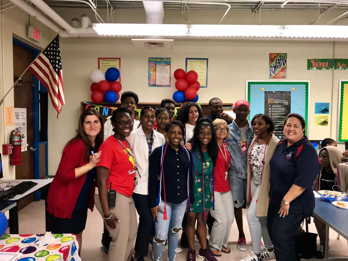 msformoso's tweet photo. This afternoon, we honored our seniors who completed an industry certification track! Our students declared their post-secondary plans, while we enjoyed lunch together! We are so proud to have the largest number of industry certifications for the district! #PatriotsNeverRest! https://t.co/ggHGC6ppf6