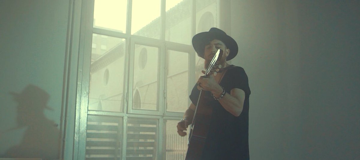 bow_floww's tweet photo. El 7 de junio estrenamos videoclip en Zaragoza Activa. 🎥 🎬 ¿Te vienes? 💜
#videoclip #cansada #ysepiró #zaragoza #musica #emprendimiento #feminismo #lucha #foto #guitarra #modahombre #sombrero #sombras #fantasia #inspiracion #creatividad https://t.co/TjSnvkssUJ