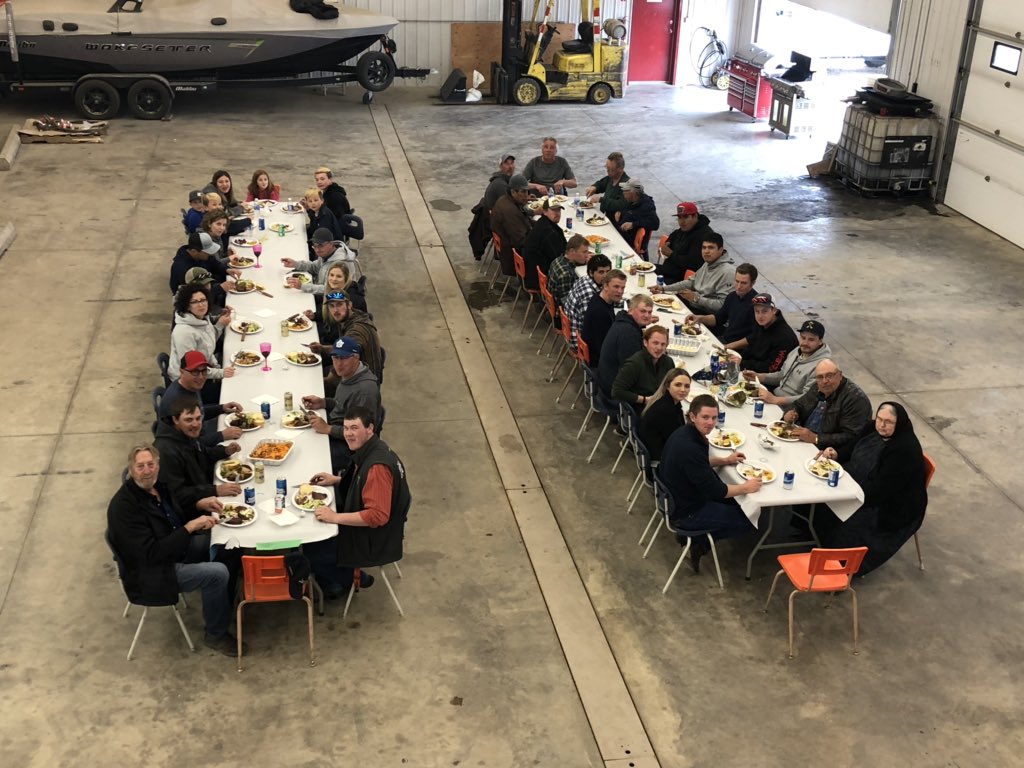 KevinSerfas's tweet image. Wind up BBQ means we are done seeding. Couldn’t have done it without this fantastic crew. Now we just need it to rain. #plant16 #WestCdnAg