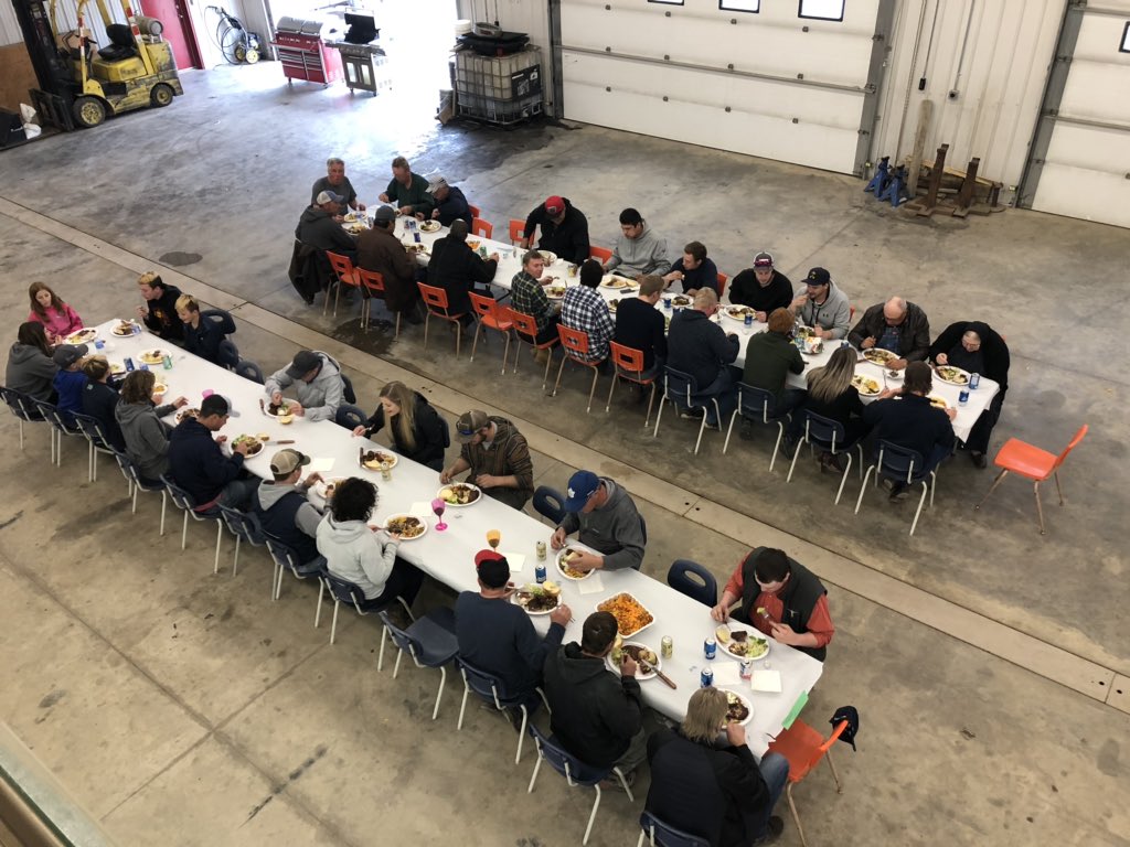 KevinSerfas's tweet image. Wind up BBQ means we are done seeding. Couldn’t have done it without this fantastic crew. Now we just need it to rain. #plant16 #WestCdnAg