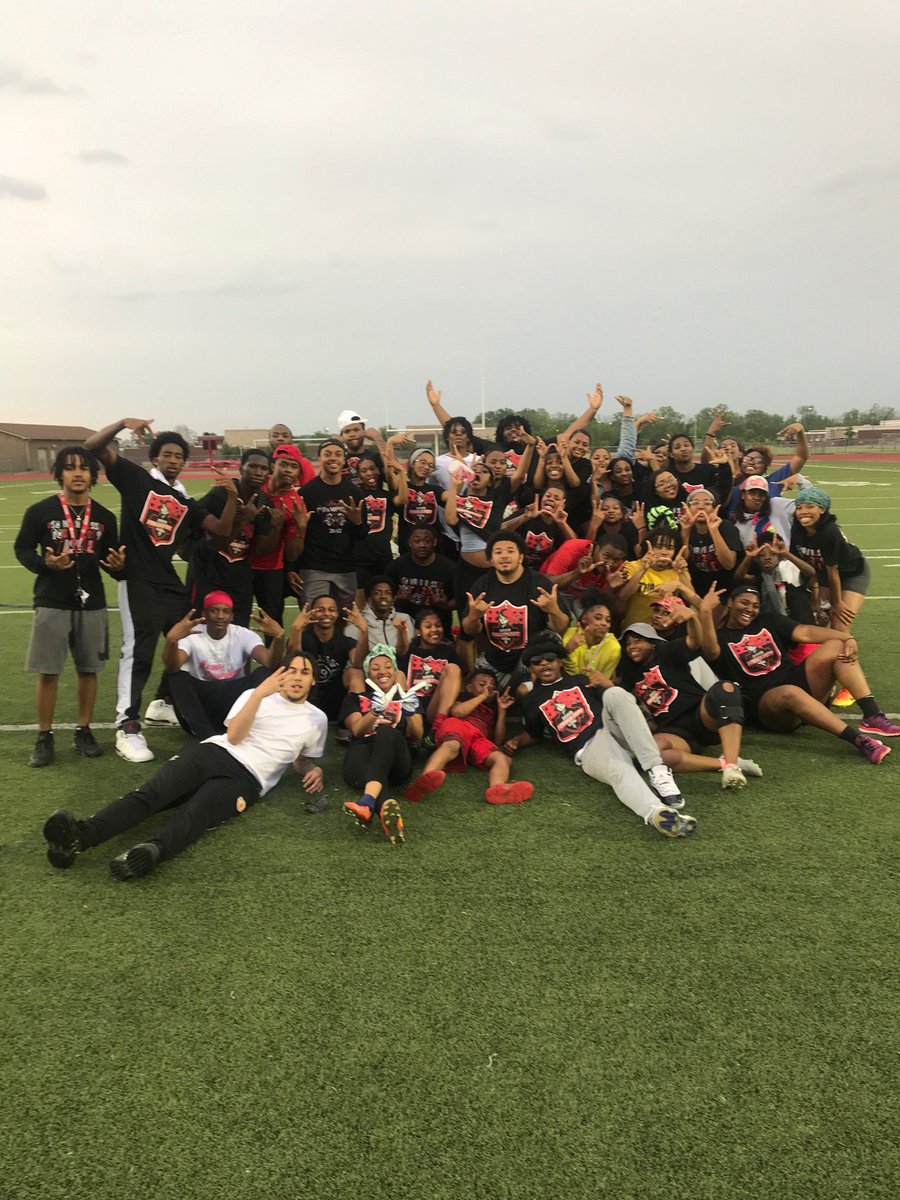 TMSALTeam's tweet photo. Congrats to Coach @jwill_937 his coaching staff and the Class of 2019 Powder Puff Football team on claiming the win over the Class of 2020. It was a hard fought game! 

2019 14
2020 0 https://t.co/5kPEmiEcew
